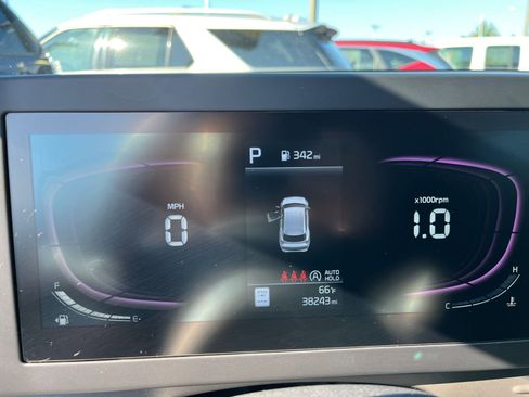 Used 2024 Kia Sportage LX image 40