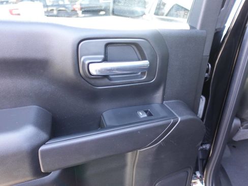Used 2023 Chevrolet Silverado 1500 Custom image 17