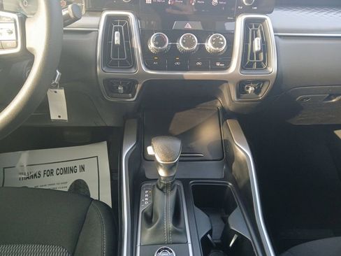 Used 2022 Kia Sorento LX image 13