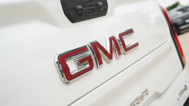 Used 2025 GMC Sierra 1500 AT4 AWD/4WD image 13