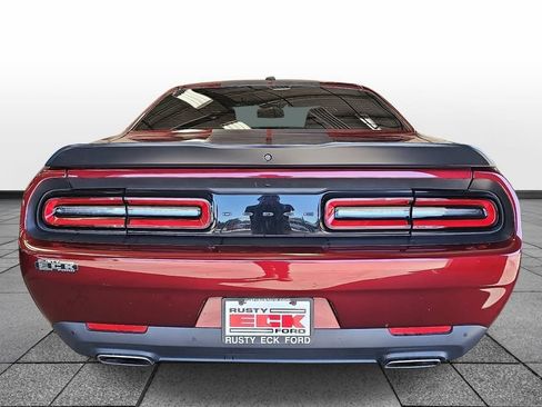 Used 2022 Dodge Challenger SXT w/ Driver Convenience Group RWD image 6
