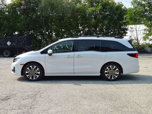 Used 2025 Honda Odyssey Elite image 9