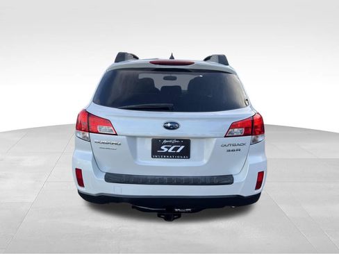 Used 2012 Subaru Outback 3.6R Limited AWD/4WD image 5