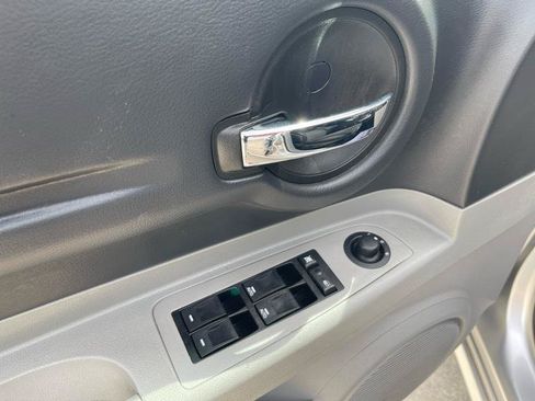Used 2006 Dodge Magnum SRT8 w/ SRT Option Group III RWD image 27