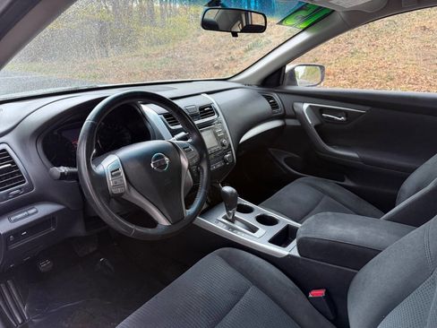 Used 2015 Nissan Altima 2.5 SV FWD image 11