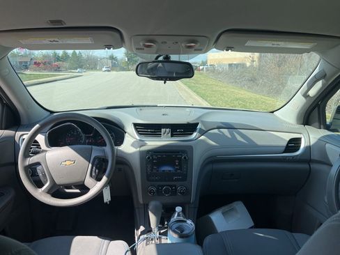 Used 2015 Chevrolet Traverse LS image 5