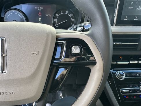 Certified 2022 Lincoln Corsair AWD w/ Equipment Group 101A image 29