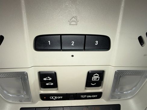 Used 2019 Buick Regal Essence w/ Driver Confidence Package I image 19