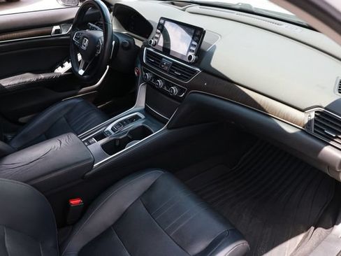 Used 2018 Honda Accord Touring image 21