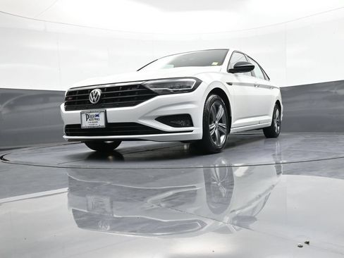 Used 2020 Volkswagen Jetta R-Line w/ R-Line Cold Weather Package FWD image 25