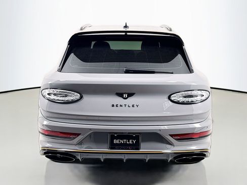 Used 2026 Bentley Bentayga Speed AWD/4WD image 11