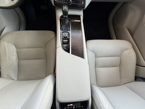 Used 2016 Volvo XC90 T6 Momentum w/ Momentum Plus Package AWD/4WD image 49