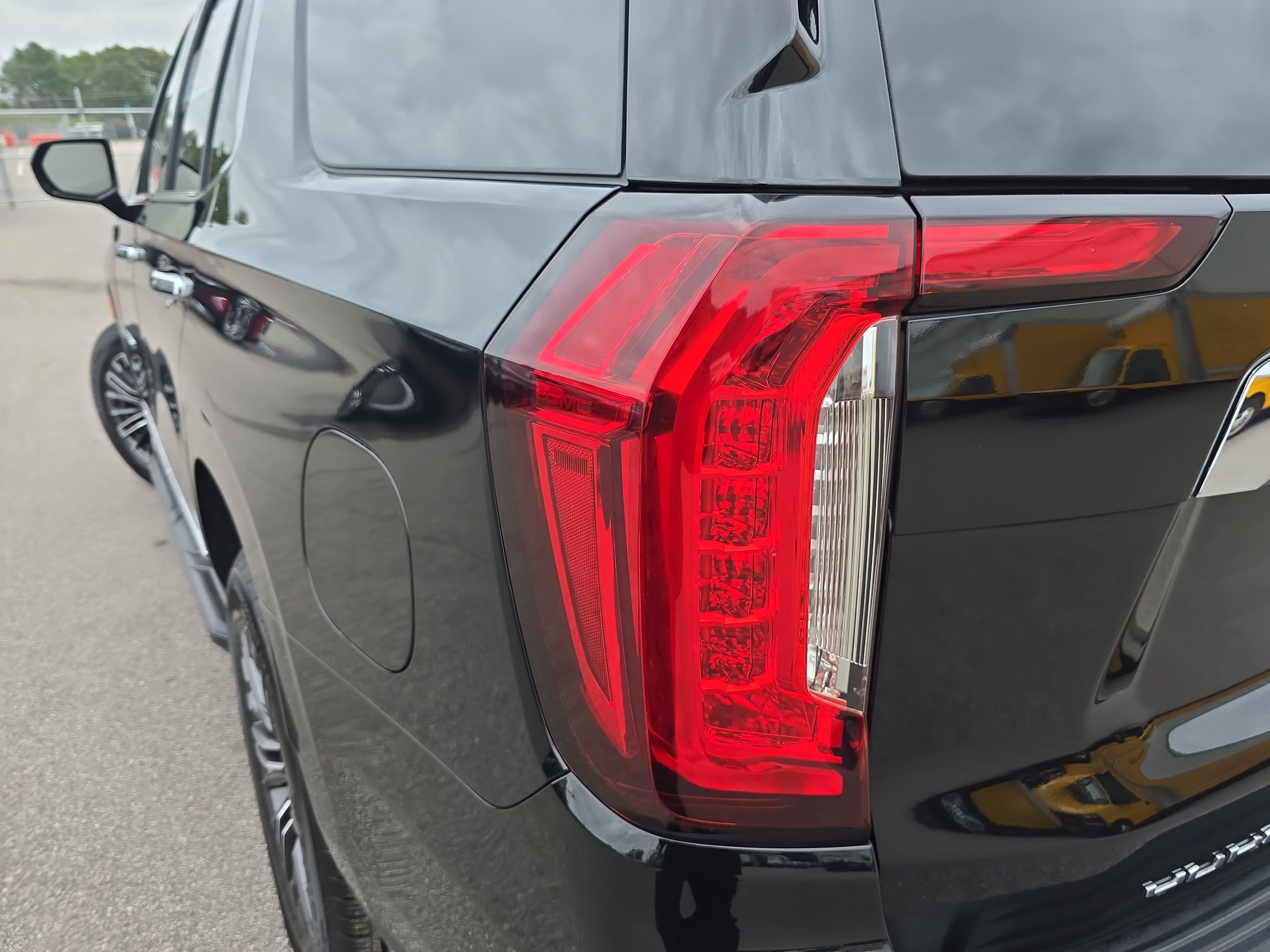 Used 2024 GMC Yukon SLT AWD/4WD image 34