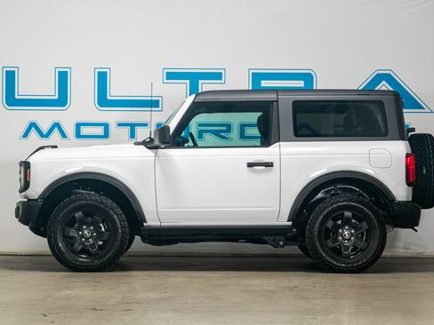 Used 2022 Ford Bronco Black Diamond image 3