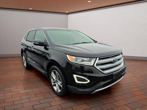 Used 2016 Ford Edge Titanium image 2