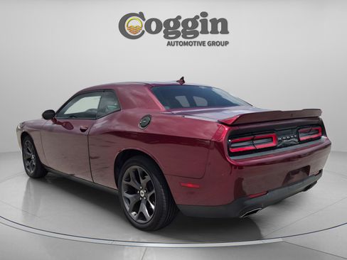 Used 2018 Dodge Challenger SXT Plus RWD image 4