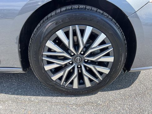 Used 2024 Nissan Altima 2.5 SV image 8