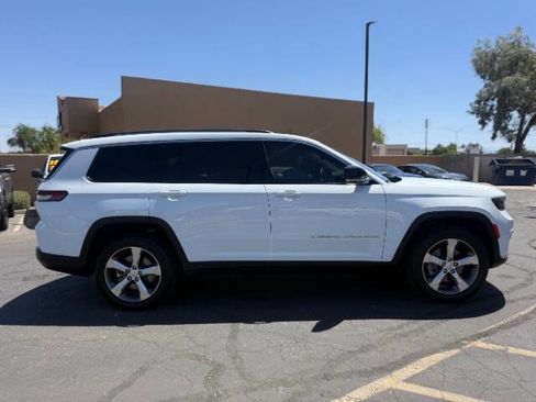 Used 2021 Jeep Grand Cherokee L Limited RWD image 2
