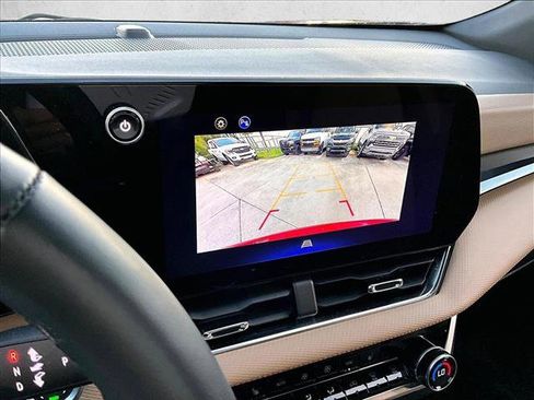 Certified 2025 Chevrolet Equinox ACTIV image 23