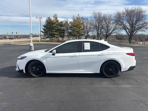 Certified 2025 Toyota Camry SE image 4