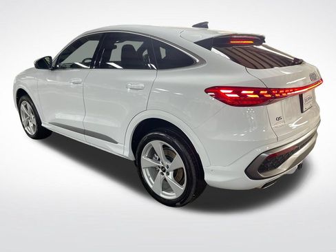 Used 2025 Audi Q5 Premium Plus w/ Premium Plus AWD/4WD image 3