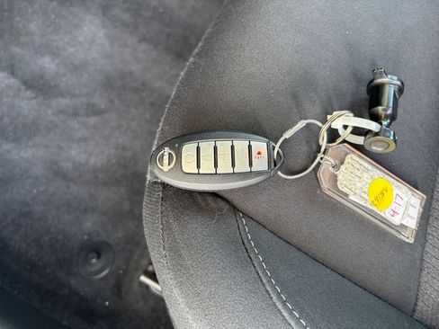 Used 2025 Nissan Altima 2.5 SV FWD image 25