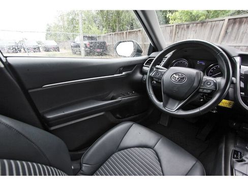 Used 2023 Toyota Camry SE FWD image 10