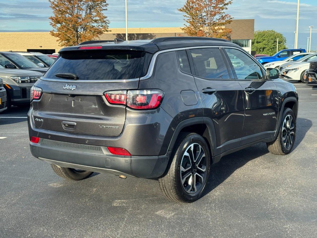 Used 2024 Jeep Compass Limited AWD/4WD image 3