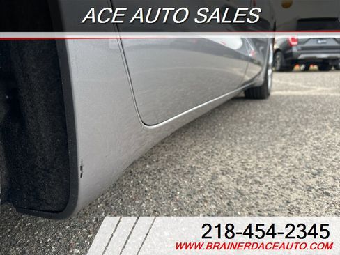 Used 2018 Chrysler Pacifica Touring Plus w/ Tire & Wheel Group image 6