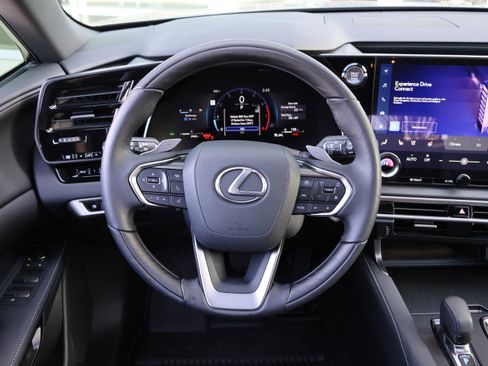 Used 2025 Lexus RX 350 Premium image 17