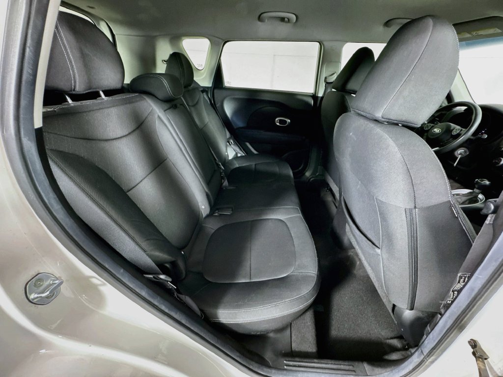 Used 2014 Kia Soul FWD image 29