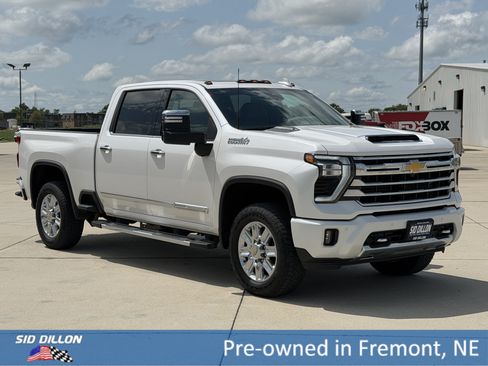 Certified 2024 Chevrolet Silverado 2500 High Country w/ High Country Premium Package AWD/4WD image 2