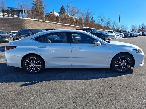 Used 2023 Lexus ES 350 w/ Premium Package image 4