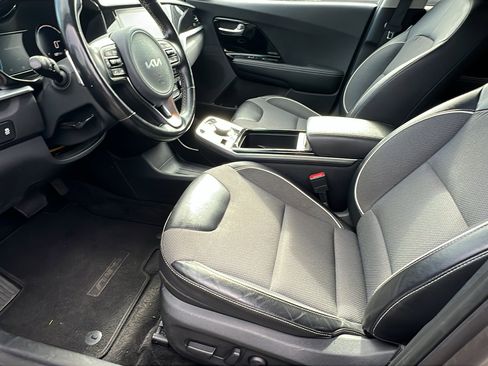 Used 2022 Kia Niro EX w/ Cold Weather Package image 15