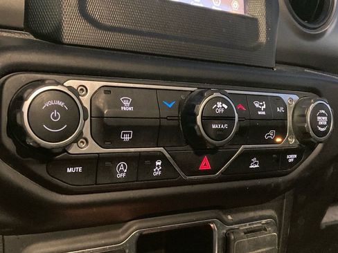 Used 2023 Jeep Gladiator Sport w/ Off Road Group image 25