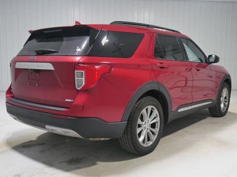 Used 2020 Ford Explorer XLT w/ Equipment Group 202A image 5