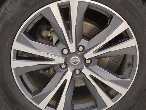 Used 2020 Nissan Pathfinder Platinum FWD image 31