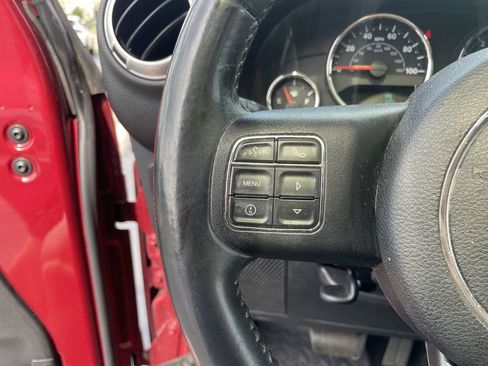 Used 2013 Jeep Wrangler Unlimited Rubicon w/ Connectivity Group AWD/4WD image 14