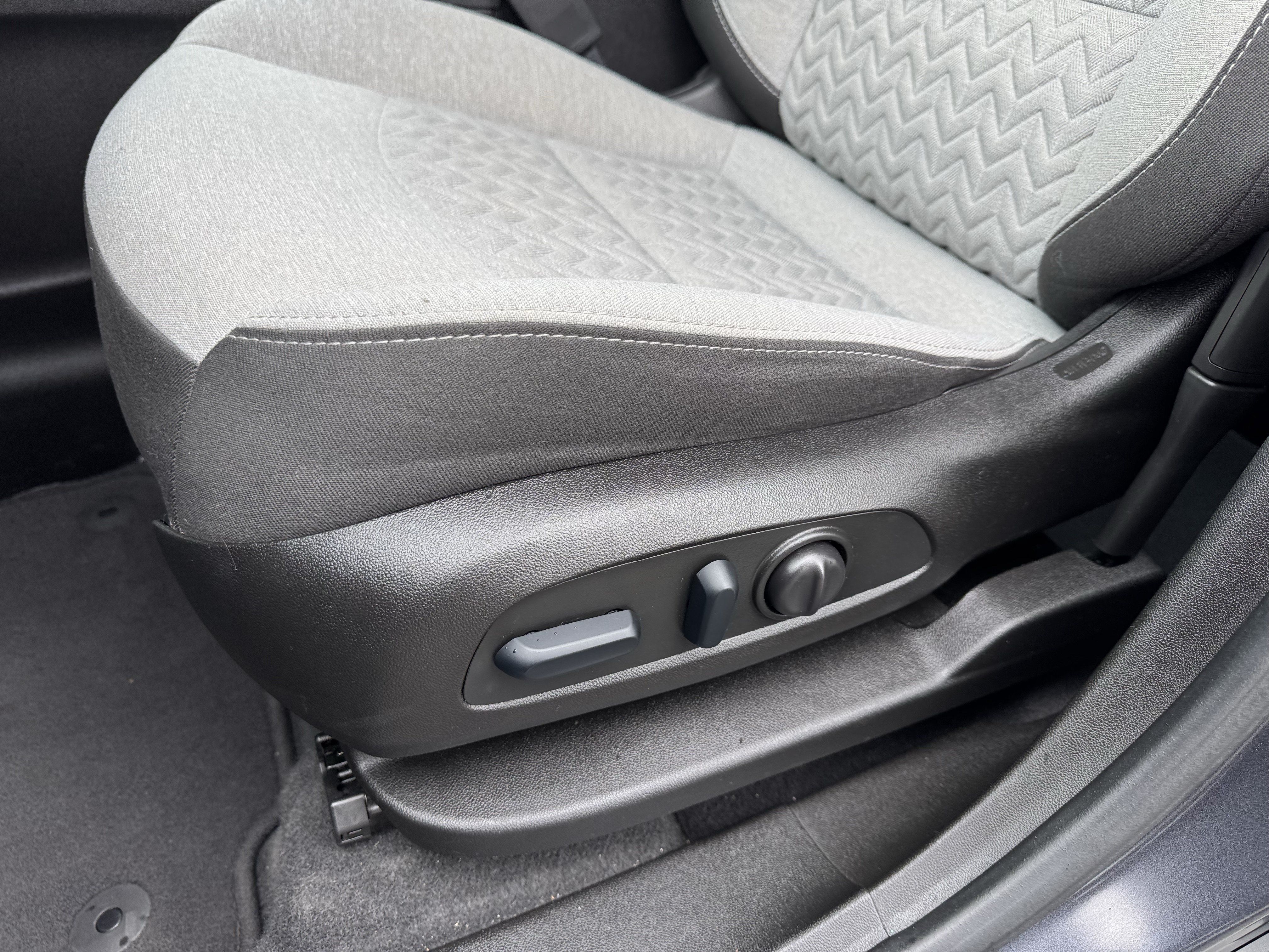 Certified 2022 Chevrolet Equinox LS AWD/4WD image 14