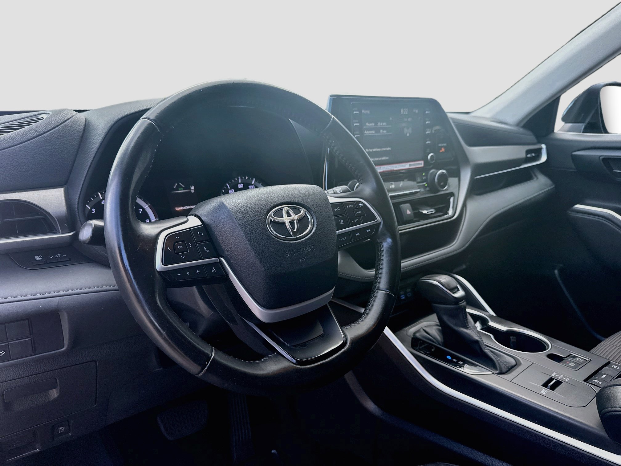 Used 2022 Toyota Highlander LE FWD image 9