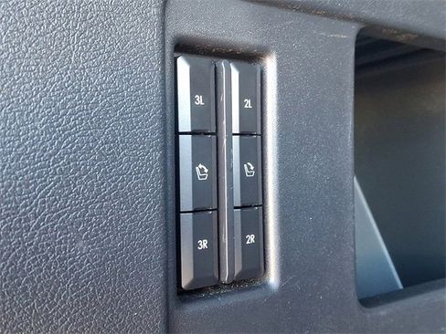 Used 2024 Lincoln Navigator Premiere image 33