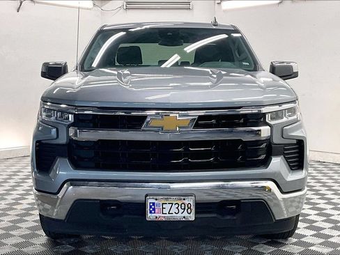 Used 2025 Chevrolet Silverado 1500 LT RWD image 2
