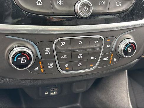 Used 2020 Chevrolet Traverse RS w/ LPO, Floor Liner Package AWD/4WD image 28