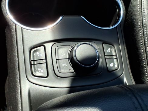 Certified 2023 GMC Terrain SLT w/ Elevation Edition FWD image 20