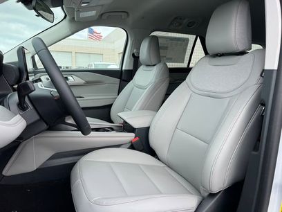 New 2026 Ford Explorer Active w/ Active Comfort Package