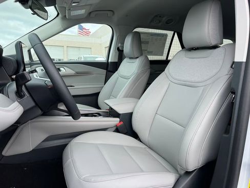 New 2026 Ford Explorer Active w/ Active Comfort Package AWD/4WD image 4