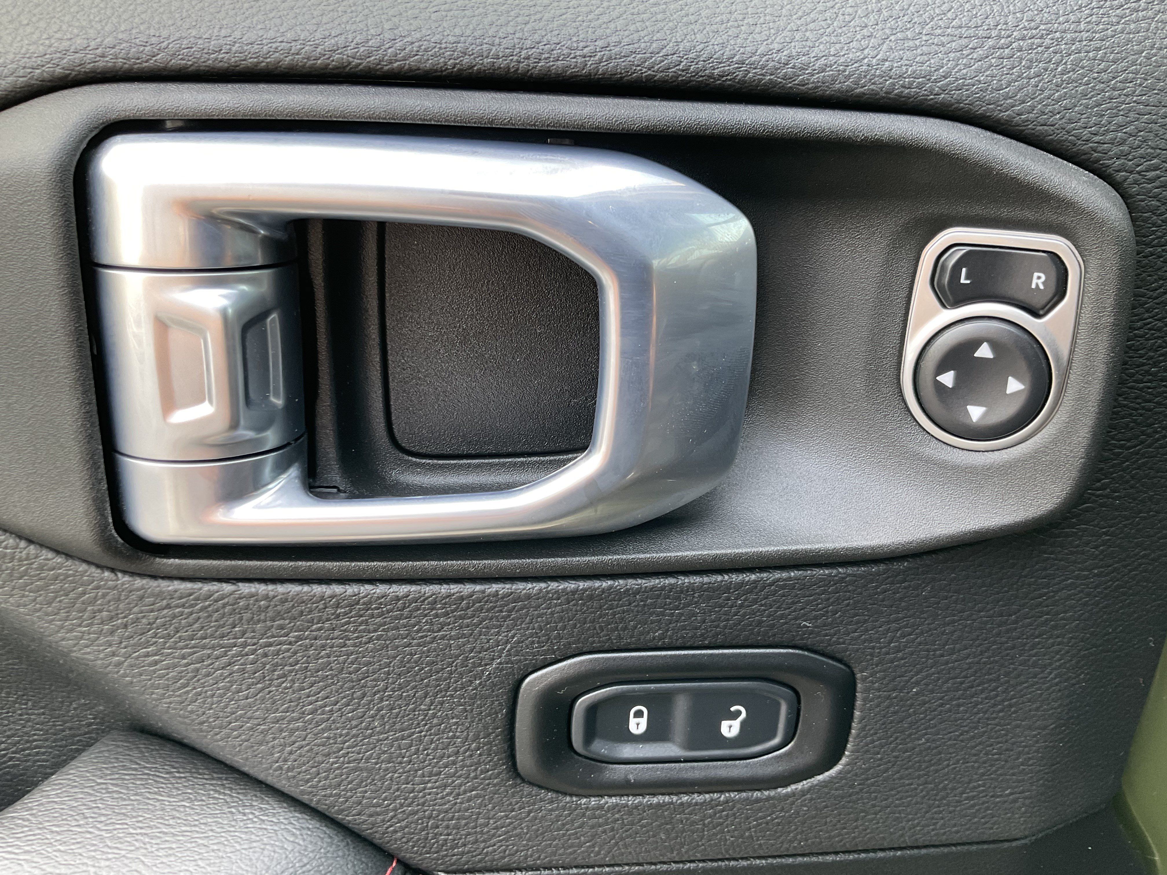 Used 2021 Jeep Gladiator Rubicon w/ Uconnect 4C Nav & Sound Group AWD/4WD image 29