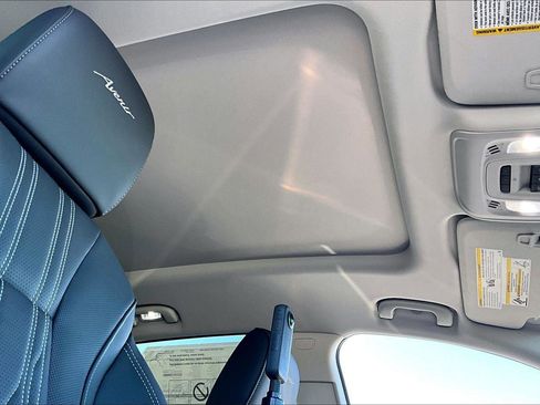 New 2026 Buick Envision Avenir image 17