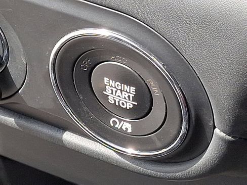 Used 2019 Maserati Levante Trofeo image 24