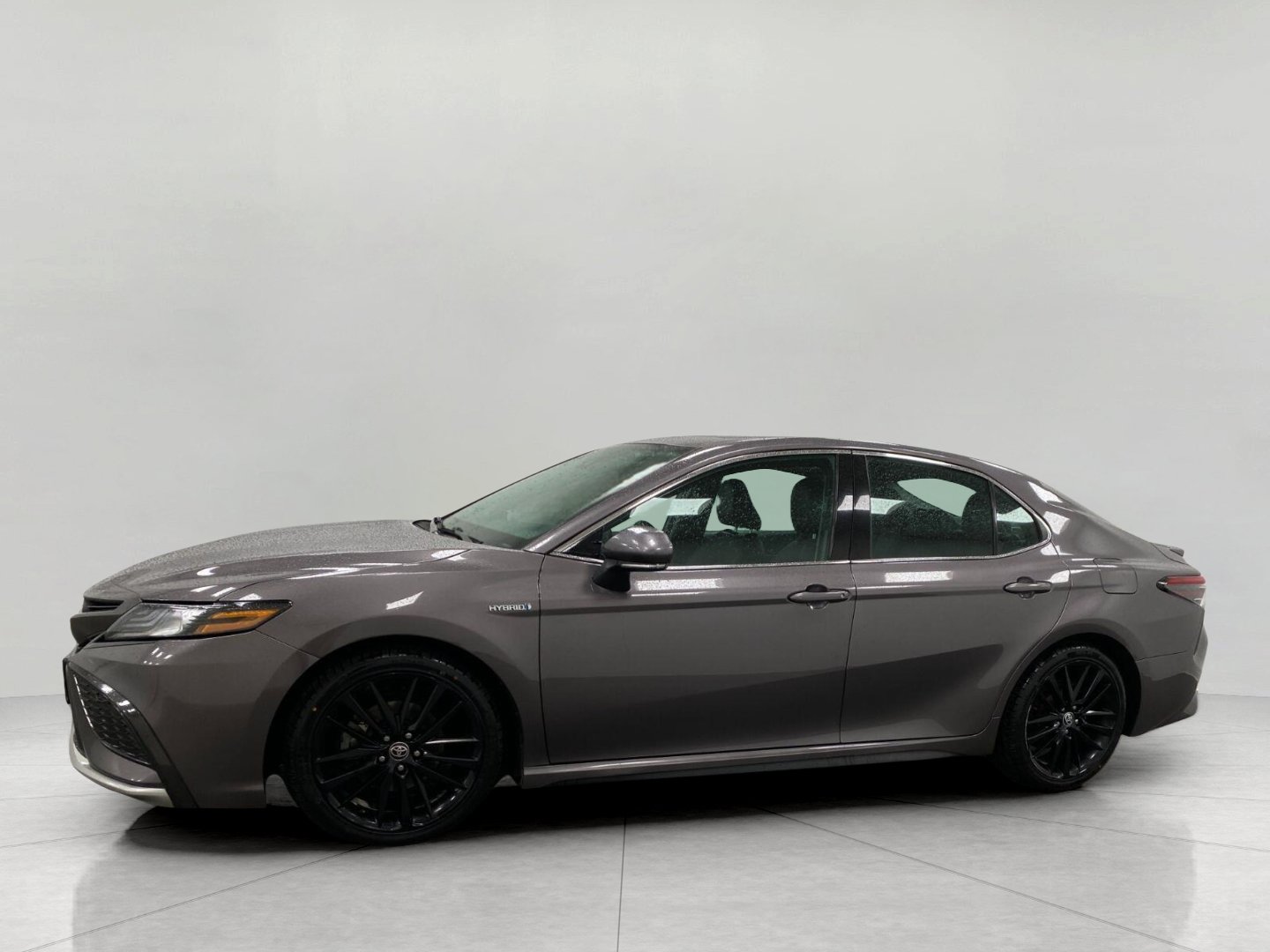 Used 2021 Toyota Camry XSE w/ Navigation Upgrade Package FWD image 8